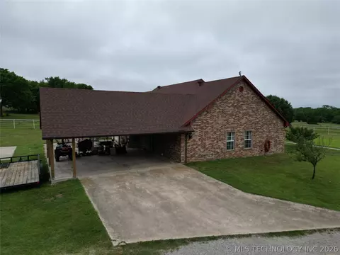 Exterior - 9488 Refinery Rd, Ardmore, OK 73401 photo 3 of 4