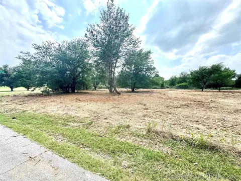 58 Th East St, Wagoner, OK 74467