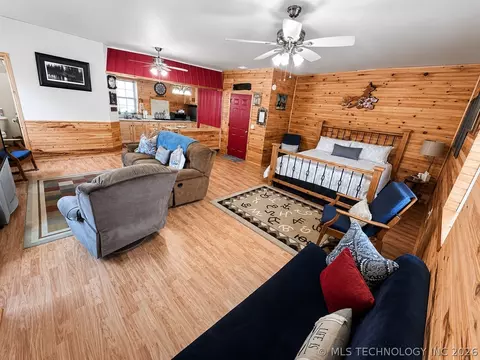 Bedroom - 114537 Spring Crk, Eufaula, OK 74432 photo 6 of 7