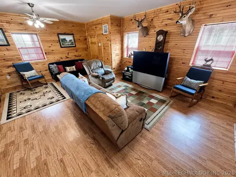 Living - 114537 Spring Crk, Eufaula, OK 74432 photo 6 of 6