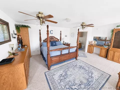 Bedroom - 114537 Spring Crk, Eufaula, OK 74432 photo 2 of 7
