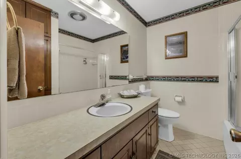 Bath - 56853 E 318 Rd, Jay, OK 74346 photo 1 of 5