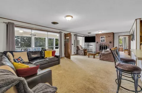 Living - 56853 E 318 Rd, Jay, OK 74346 photo 3 of 4