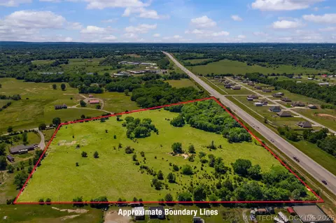 22 S 326th East Ave, Coweta, OK 74429