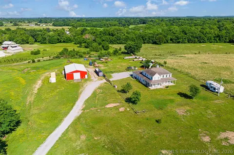 21347 S 397 East Ave, Porter, OK 74454
