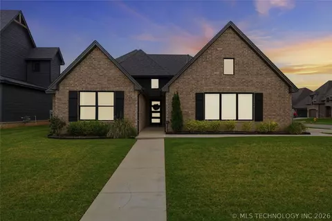 5804 E 127th St S, Bixby, OK 74008