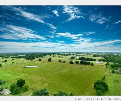 7 E 420 Rd, Oologah, OK 74053