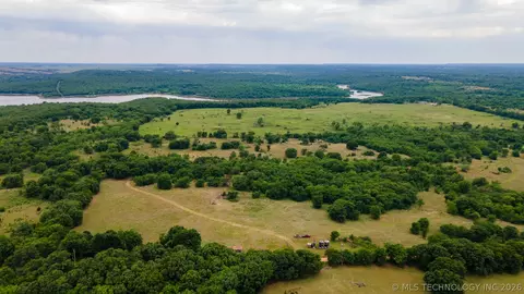 Briar Road, Okmulgee, OK 74447