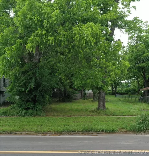 910 Callahan St, Muskogee, OK 74403