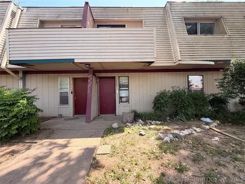 2216 E 66th Place 1805, Tulsa, OK 74136