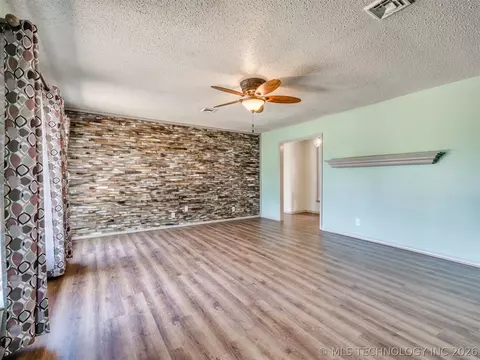 Living - 1082 Gaines Creek Loop, Eufaula, OK 74432 photo 4 of 16