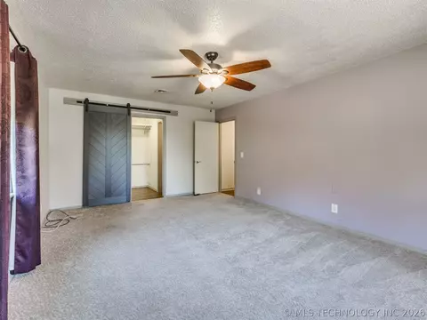 Bedroom - 1082 Gaines Creek Loop, Eufaula, OK 74432 photo 3 of 6