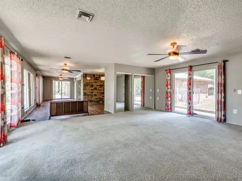 Living - 1082 Gaines Creek Loop, Eufaula, OK 74432 photo 13 of 16