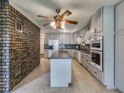 Kitchen - 1082 Gaines Creek Loop, Eufaula, OK 74432 photo 1 of 6