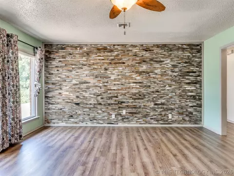 Living - 1082 Gaines Creek Loop, Eufaula, OK 74432 photo 3 of 16