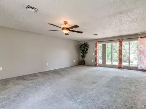 Living - 1082 Gaines Creek Loop, Eufaula, OK 74432 photo 15 of 16