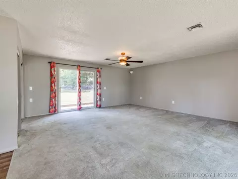 Living - 1082 Gaines Creek Loop, Eufaula, OK 74432 photo 14 of 16