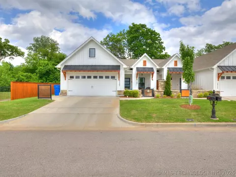 7707 S Redbud Ave, Broken Arrow, OK 74011