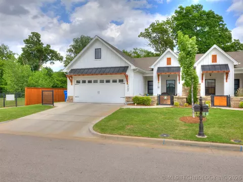 7707 S Redbud Ave, Broken Arrow, OK 74011