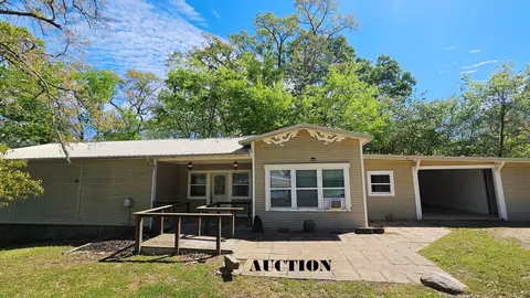 3905 Holiday Acres Dr, Fort Towson, OK 74735