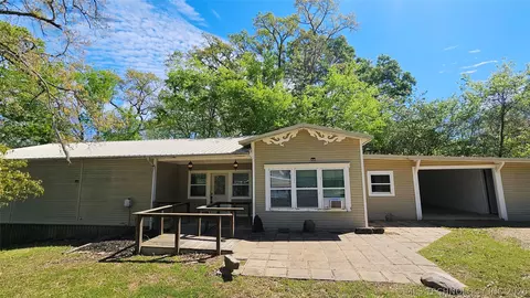 3905 Holiday Acres Dr, Fort Towson, OK 74735