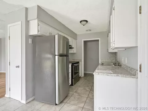 Kitchen - 2125 E Bent Tree Dr, Ada, OK 74820 photo 1 of 1