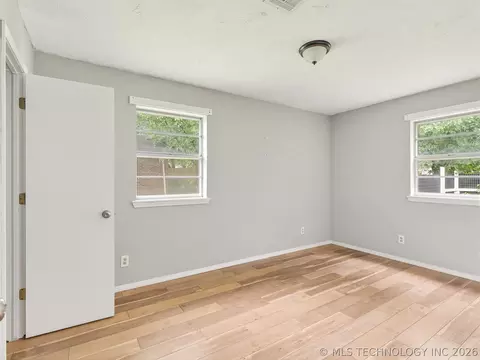 Bedroom - 2125 E Bent Tree Dr, Ada, OK 74820 photo 2 of 3
