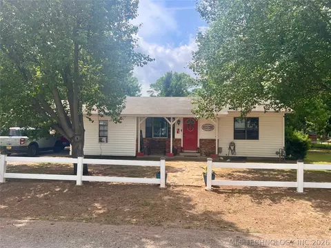 304 Logan St, Wister, OK 74966