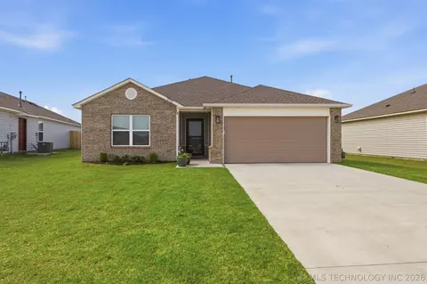 27511 E 115th Pl S, Coweta, OK 74429