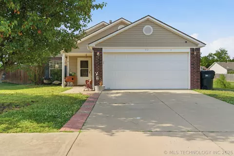 93 W Fairlane Pl, Sapulpa, OK 74066