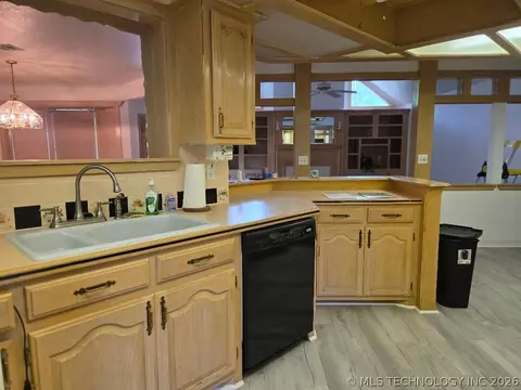 Kitchen - 112 Circle Dr, Checotah, OK 74426 photo 2 of 4