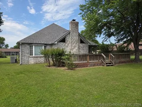 Exterior - 112 Circle Dr, Checotah, OK 74426 photo 4 of 6