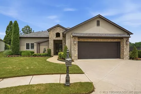 8402 S Nogales Ave W, Tulsa, OK 74132