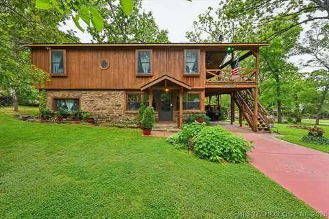 91 Crest Dr, Locust Grove, OK 74352