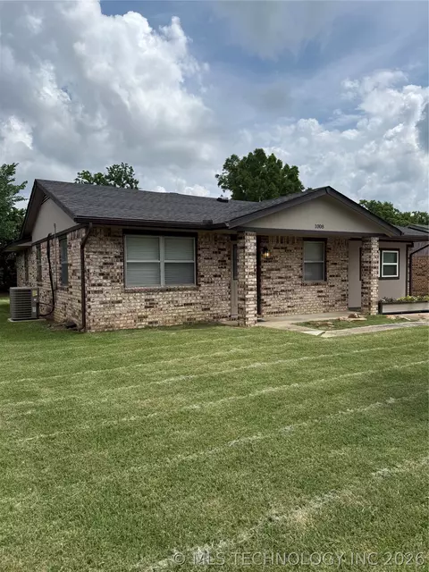 1008 W 9th St S, Claremore, OK 74017