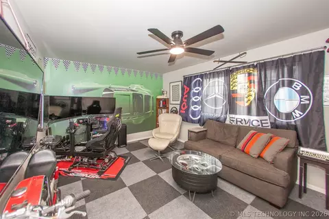 Living - 5510 E 46th Street 3, Tulsa, OK 74135 photo 5 of 5