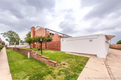 Exterior - 5510 E 46th Street 3, Tulsa, OK 74135 photo 11 of 12