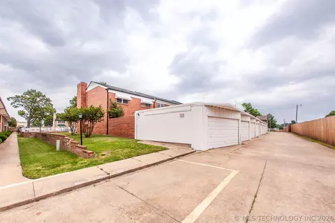 Exterior - 5510 E 46th Street 3, Tulsa, OK 74135 photo 12 of 12