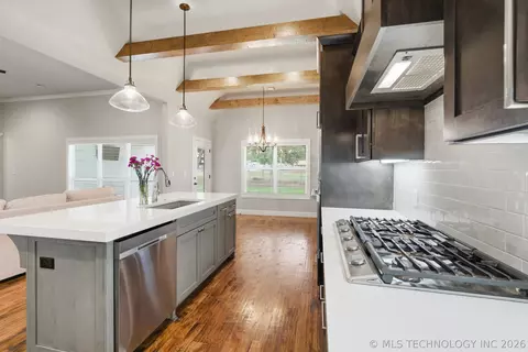 Kitchen - 814 E Delmar Pl, Broken Arrow, OK 74012 photo 6 of 6