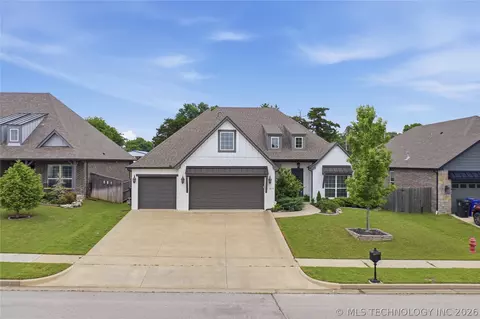 814 E Delmar Pl, Broken Arrow, OK 74012