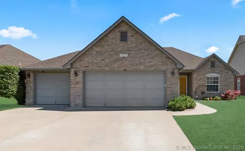 26595 Columbia Crest Dr, Claremore, OK 74019