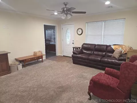 Living - 605 S 4th, Eufaula, OK 74432 photo 1 of 3
