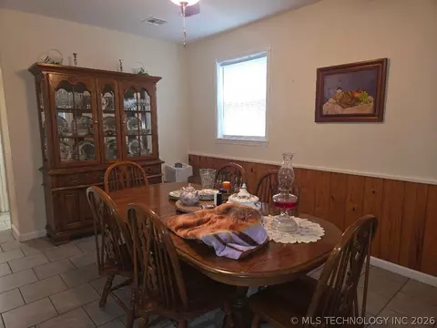 Dining - 605 S 4th, Eufaula, OK 74432 photo 1 of 2