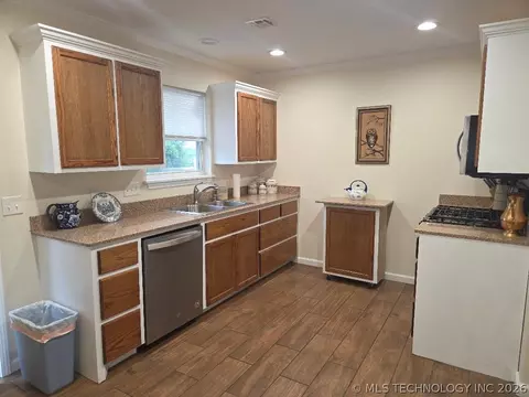 Kitchen - 605 S 4th, Eufaula, OK 74432 photo 1 of 2