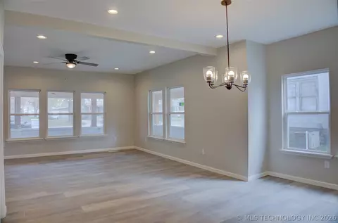 Living - 1106 E 6th St, Okmulgee, OK 74447 photo 6 of 7