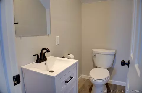Bath - 1106 E 6th St, Okmulgee, OK 74447 photo 1 of 10