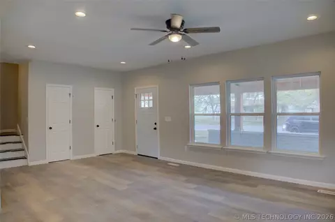 Living - 1106 E 6th St, Okmulgee, OK 74447 photo 3 of 7