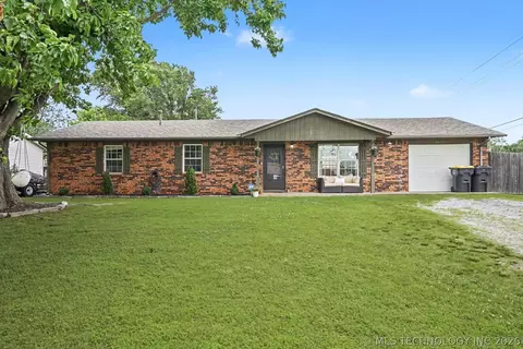 14079 S 294th East Ave, Coweta, OK 74429