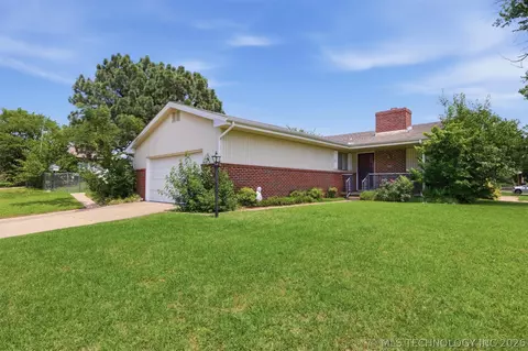 2223 S Vandalia Ave, Tulsa, OK 74114