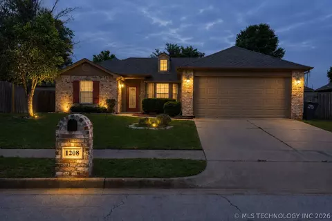 1208 W 117th Ct S, Jenks, OK 74037